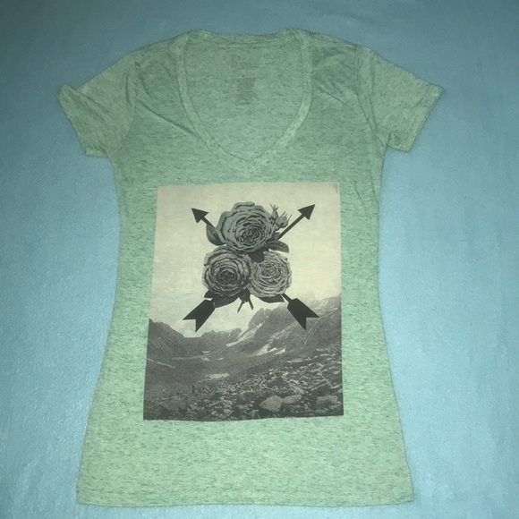 EMPYRE V- neck short sleeve heathered mint t-shirt roses arrows print size XS - Picture 1 of 7